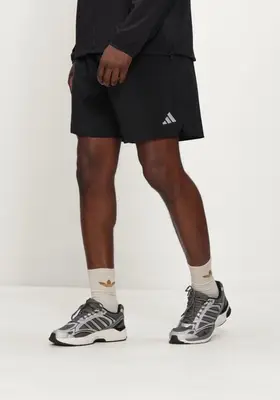 adidas Sportshort bij Omoda