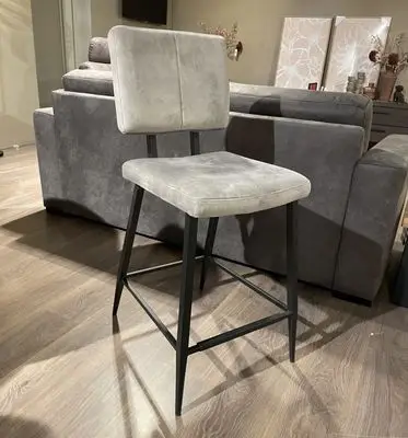 Barkruk Gento bij Pronto Wonen