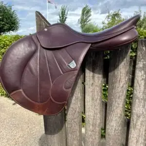 Bates Victrix springzadel HART 17,5 inch. bij De Paardenschuur