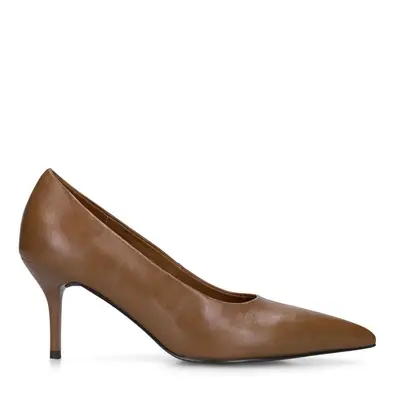 Bruine pumps bij Sacha
