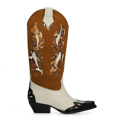 Cognac leren cowboylaarzen met sierstiksels bij Sacha