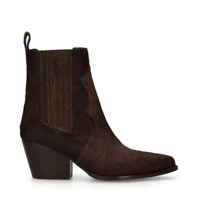 Donkerbruine pony hair enkellaarsjes met hak bij Sacha