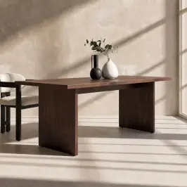 Eettafel minimalistisch bij LUMZ