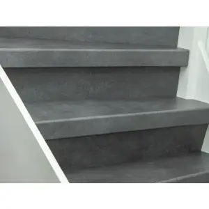 Ekofloors Eko Stairs Graniet Grijs Trapbekleding - PVC Traprenovatie overzettreden - 11/0.55 x 600 x 1000/1400mm bij Kwaliteitparket
