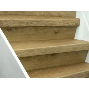 Ekofloors Eko Stairs Rijn Trapbekleding - PVC Traprenovatie overzettreden bij Kwaliteitparket