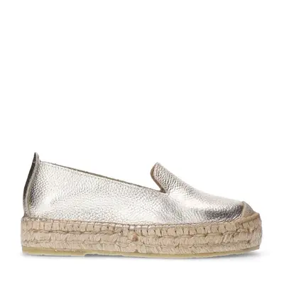 Gouden leren espadrilles bij Sacha