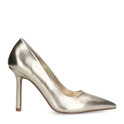 Gouden pumps bij Sacha