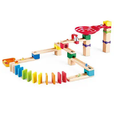 hape knikkerbaan domino rally bij ilovespeelgoed