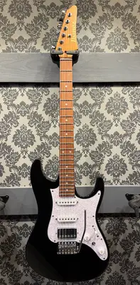 Ibanez AZ22S2 BK Standard bij Rock City Guitar Shop