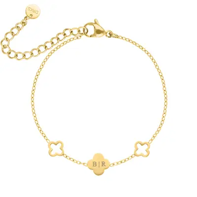 Initial armband with triple clover goudkleurig bij DRKS
