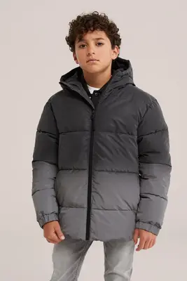 Jongens gewatteerde jas met reflecterende gradient en capuchon bij WE Fashion