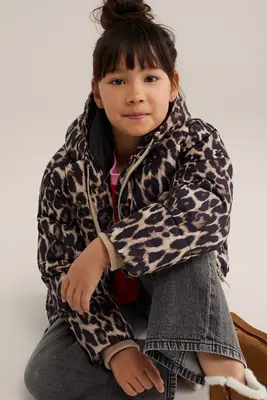 Meisjes oversized gewatteerde jas met luipaardprint bij WE Fashion