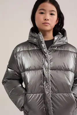 Meisjes oversized gewatteerde jas met metallic look bij WE Fashion