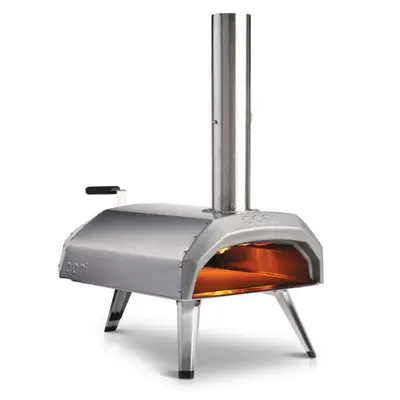 Ooni Karu Pizzaoven op hout en houtskool bij Buitenkookproducten