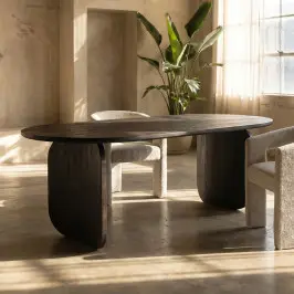 Ovale eettafel met gebogen poot bij LUMZ