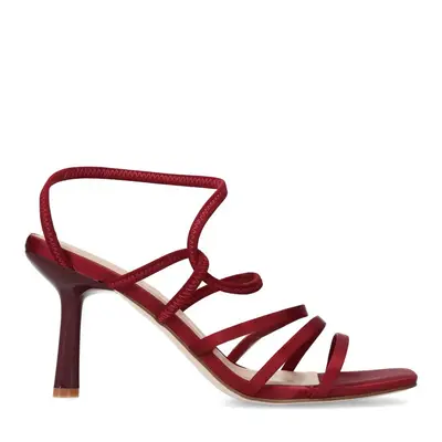 Rode sandalen met hak bij Sacha