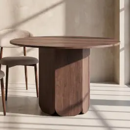 Ronde eettafel vijfhoekpoot bij LUMZ