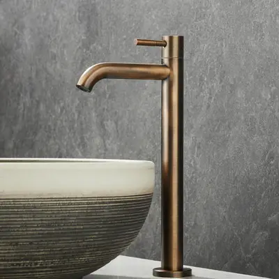 Saniclear Antique verhoogde toiletkraan verouderd messing bij Sanitairkamer