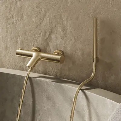 Saniclear Brass thermostatische opbouw badkraan met handdouche geborsteld messing / mat goud bij Sanitairkamer