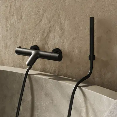 Saniclear Nero mat zwarte badkraan thermostatisch met handdouche set bij Sanitairkamer