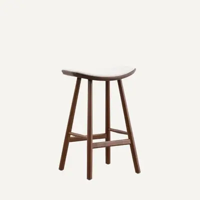 Silja Counter Barkruk Walnoot Gekleurd | Beige bij Sav & Okse