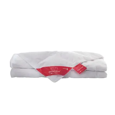 Silvana Deluxe Rood Extra Light – Donzen Zomerdekbed (Colortemp 1 · warmteklasse 4) bij Matrassen.nl