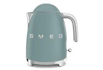 SMEG Waterkoker Emerald Green 1,7ltr bij Kookshop de Pepermolen