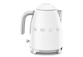 SMEG Waterkoker Mat Wit 1,7ltr bij Kookshop de Pepermolen