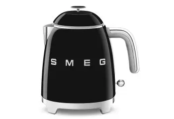 SMEG Waterkoker Mini Zwart 0,8ltr bij Kookshop de Pepermolen
