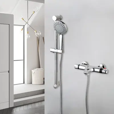 Thermostatische chroom badkraan met glijstang bij Badkranenwinkel