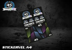 Toemen 45 Jaar Stickervel (FocusTac® HPI Film PVC) voor op een RC auto, RC boot, RC helikopter, RC vliegtuig en RC drone bij Toemen Modelsport