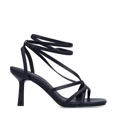 Zwarte sandalen met hak bij Sacha
