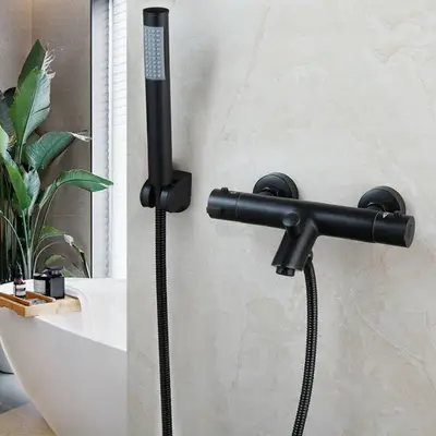 Zwarte thermostatische bad-kraan bij Badkranenwinkel