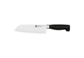 ZWILLING FOUR STAR SANTOKU MET KUIL 18CM bij Kookshop de Pepermolen